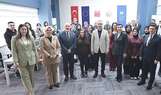 Digital Youth Center Opens for Youth - Digital Media Engineering
