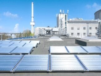 Hydrogen-Generating Solar Panel with Water and Sun - Digital Media Engineering